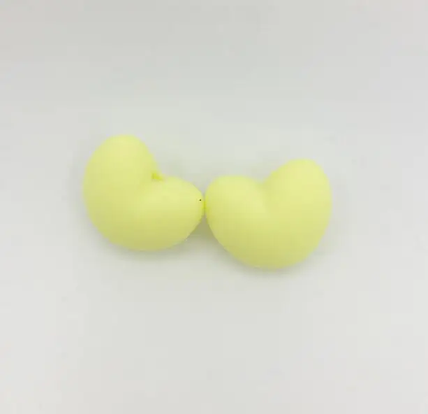 Baby yellow 50 шт./лот горячее сердце Форма свободные силиконовые Бусины для прорезывания зубов Цепочки и ожерелья силиконовые свободные Бусины для ребенка прорезыватель BPA безопасный 20 видов цветов - Цвет: Baby yellow