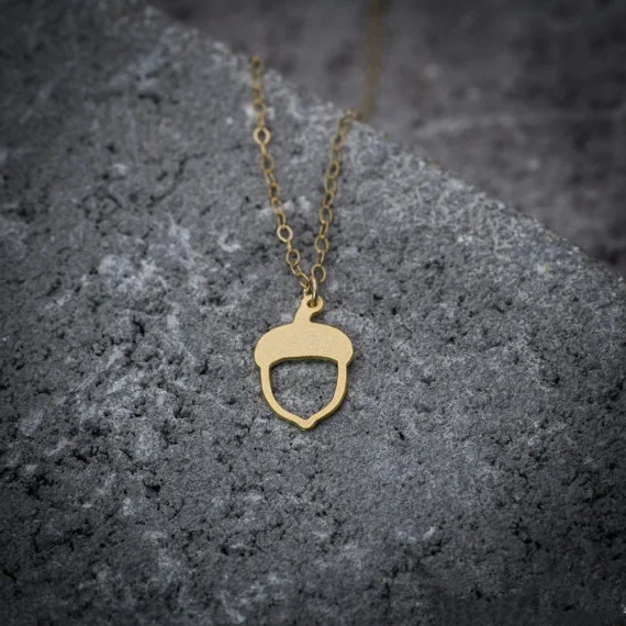 Крошечный желудь дуба Цепочки и ожерелья минимальное простой мультфильм природы