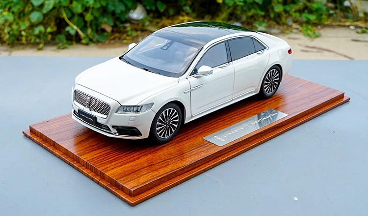 1:18 литая под давлением модель для Lincoln Континентальный lucuy Sedan Заводская игрушечная машинка миниатюрная коллекция оригинальная коробка