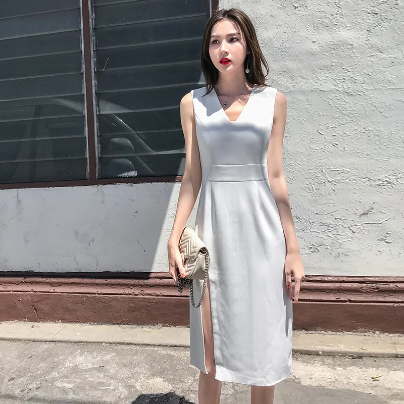 

Sexy A Line V Neck Backless Satin Elegant Prom Dresses 2019 Spaghetti Strap Zipper Backless Floor Length Prom Dress