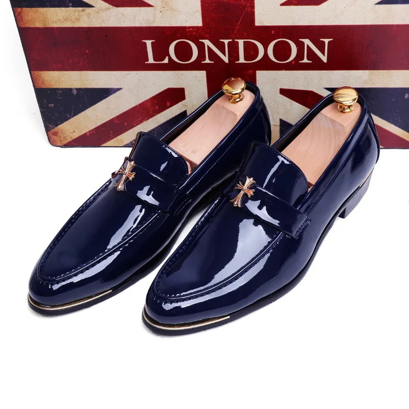 Мужские модельные туфли с острым носком сезон весна-лето фирменный дизайн