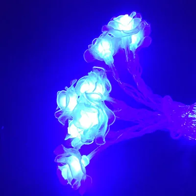 Синий YIYANG гирлянда роза цветок Фея Luces Decorativas струнные огни Рождество Guirlande Lumineuse светодиодный сад вечерние украшения - Испускаемый цвет: Синий