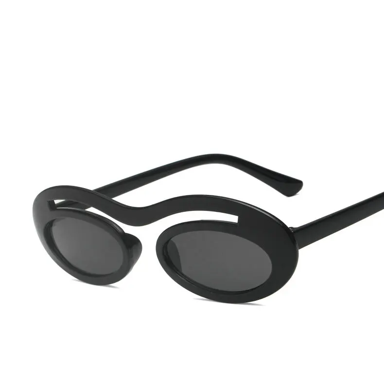 Женские солнцезащитные очки с ацетатными заклепками черные в винтажном стиле UV400