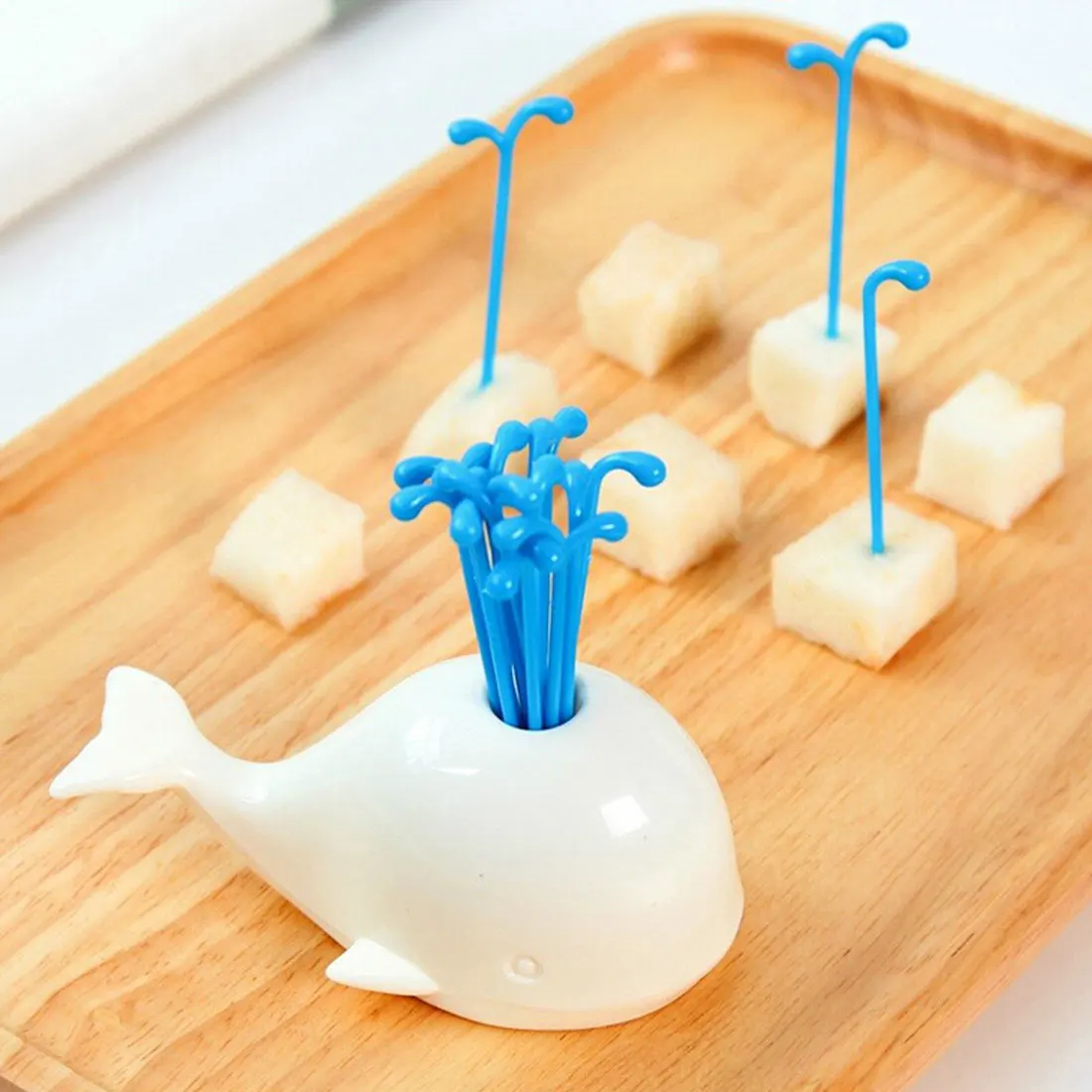 Top Sale 1 Set Novelty Fruit Vegetable Tools Chic White Whale Design Jar Spray Pick Kitchen Tool and |