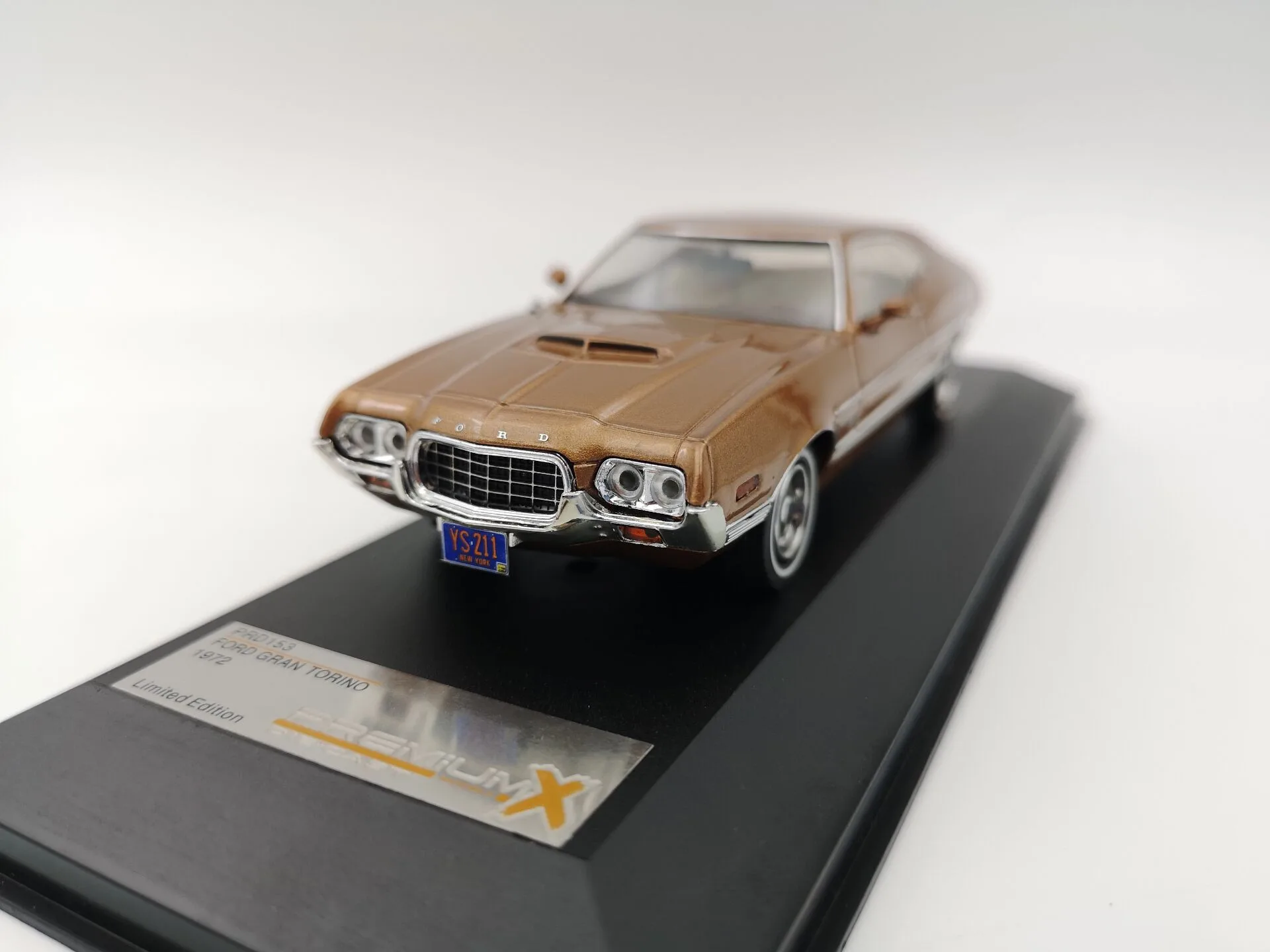 Золотой Премиум/X 1:43 FORD GRAN TORINO SPORT 1972 бутик сплава Модель автомобиля игрушки для детей Детские игрушки модель подарок оригинальная коробка - Цвет: Золотой