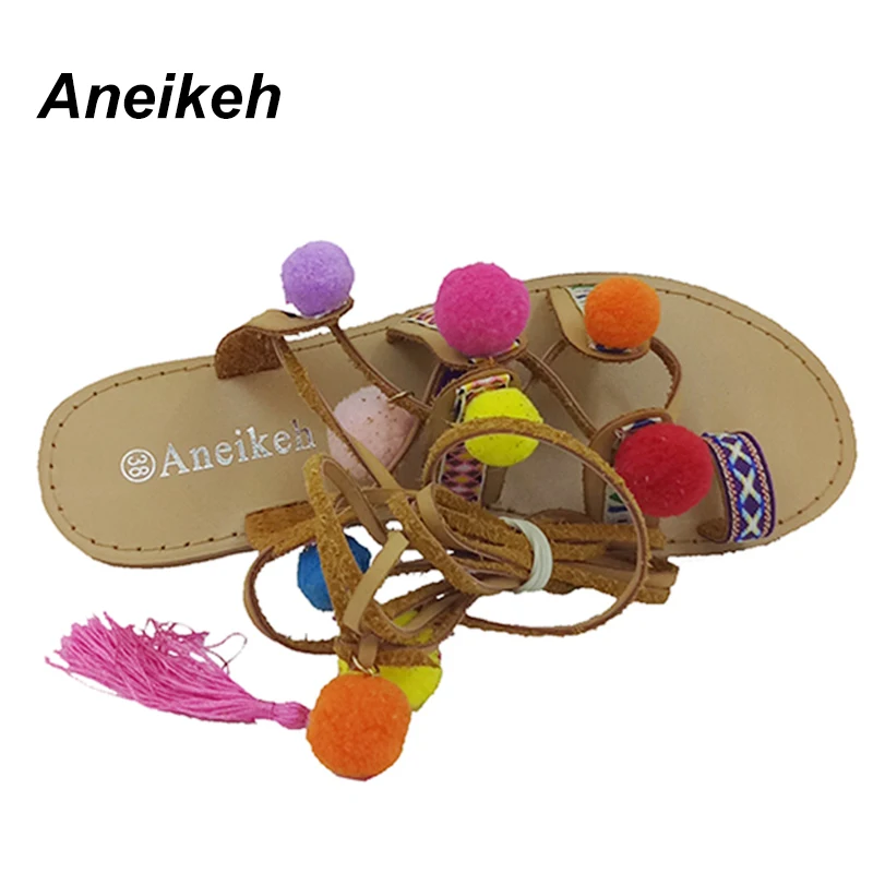 Aneikeh/; Sandalias Pompones; замшевые сандалии-гладиаторы с помпонами; женские сандалии до колена на плоской подошве со шнуровкой; женская обувь; сезон лето; цвет коричневый