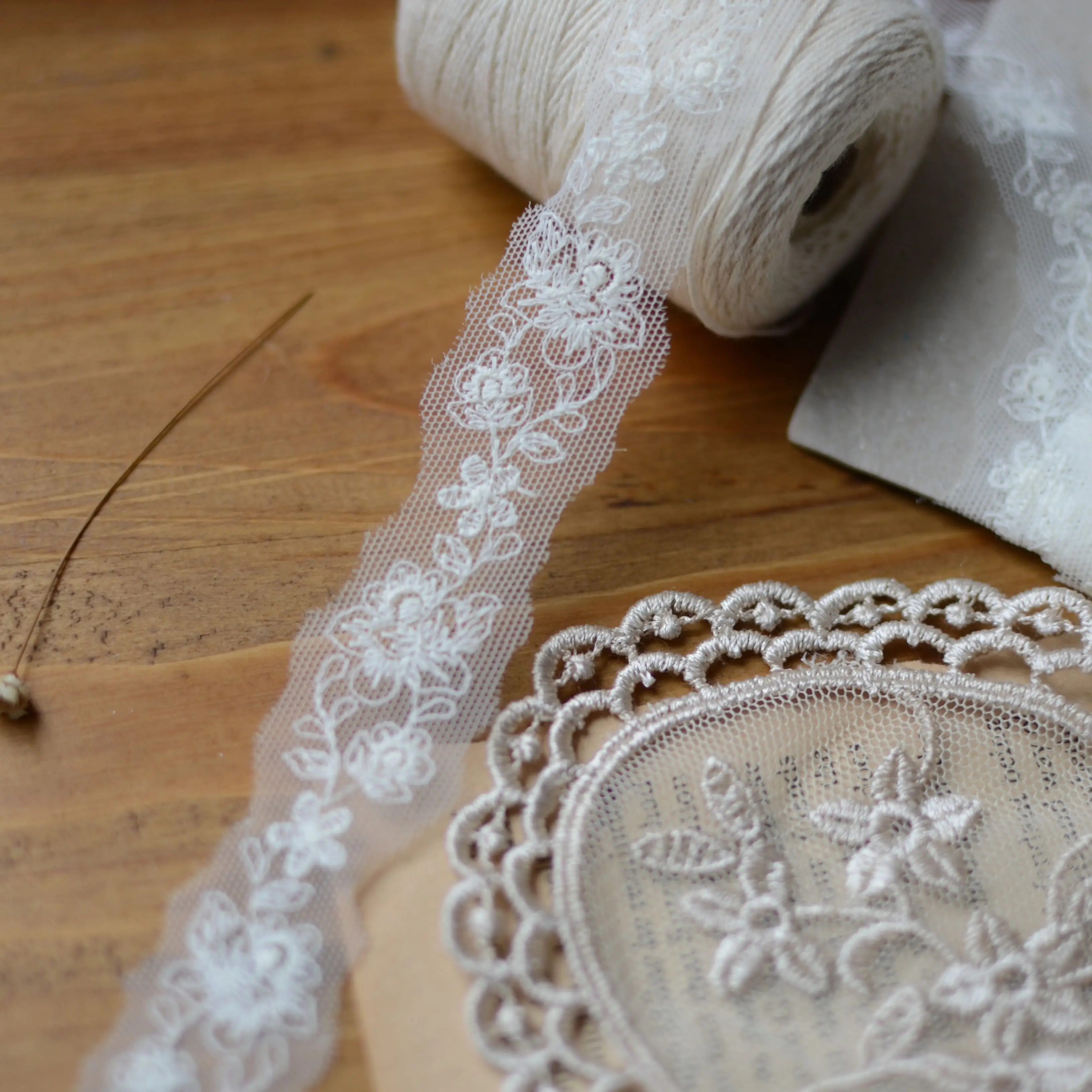 кружево капрон белое. кружево 40 мм, цв. кружево отделочное. кружево предложение. отделочные кружева.