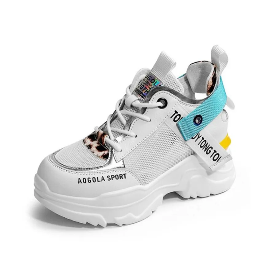 Женские сетчатые кроссовки на танкетке 8 см белые дышащие высокой платформе