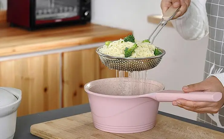 Stainless steel flour sifter Sieve Colanders S/M/L/XL Size Fine Mesh Wire oil strainer pot Frying Basket for baking Cooking Tool