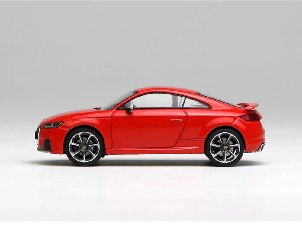 1/43 Audi TT RS Coupe красный литой автомобиль Модель Коллекция игрушек