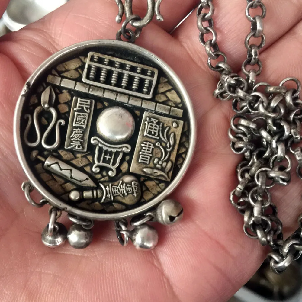 

High-quality rare old Chinese folk Tibetan silver ancient culture auspicious plate Necklace Pendant free of freight