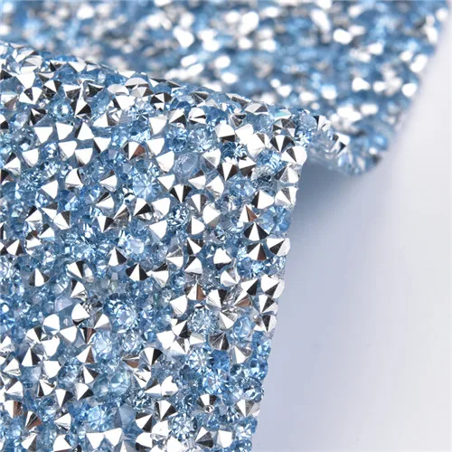 BlingBling горный хрусталь самоклеющиеся лист или исправления к ткани со стразами Decor рулона сетки для Одежда для свадьбы белый AB стразы для рукоделия - Цвет: light blue
