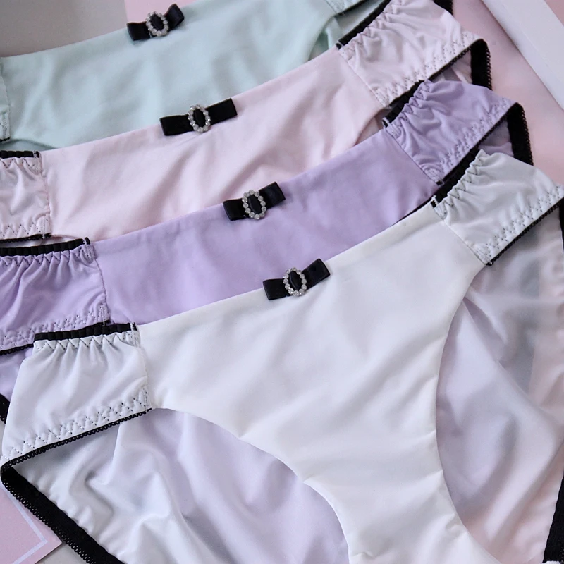 Хепберн ветер свет Молоко шелк темперамент пикантные кружевные трусики бикини