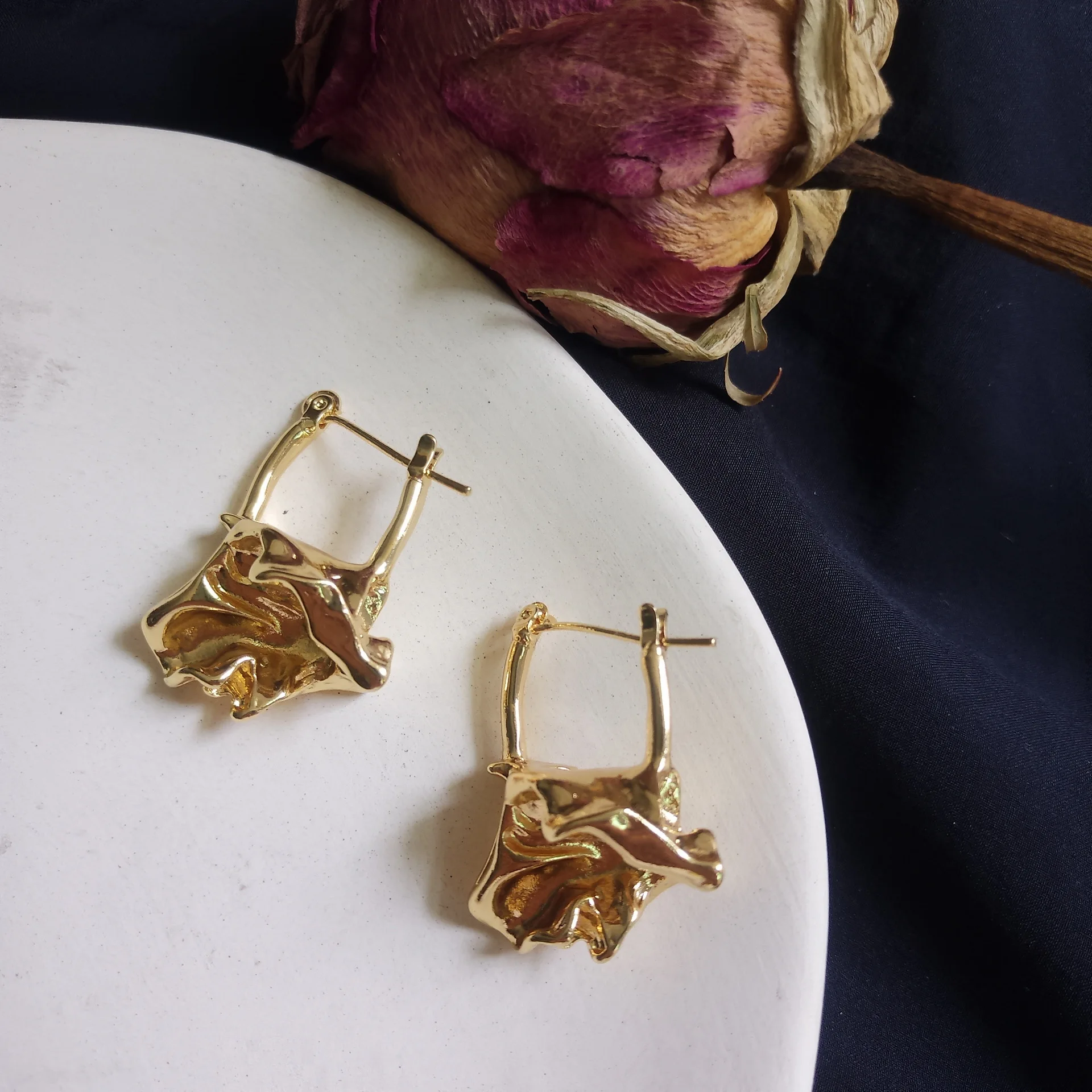 Панк крутые золотые неровные серьги в форме лавы для женщин модные ювелирные