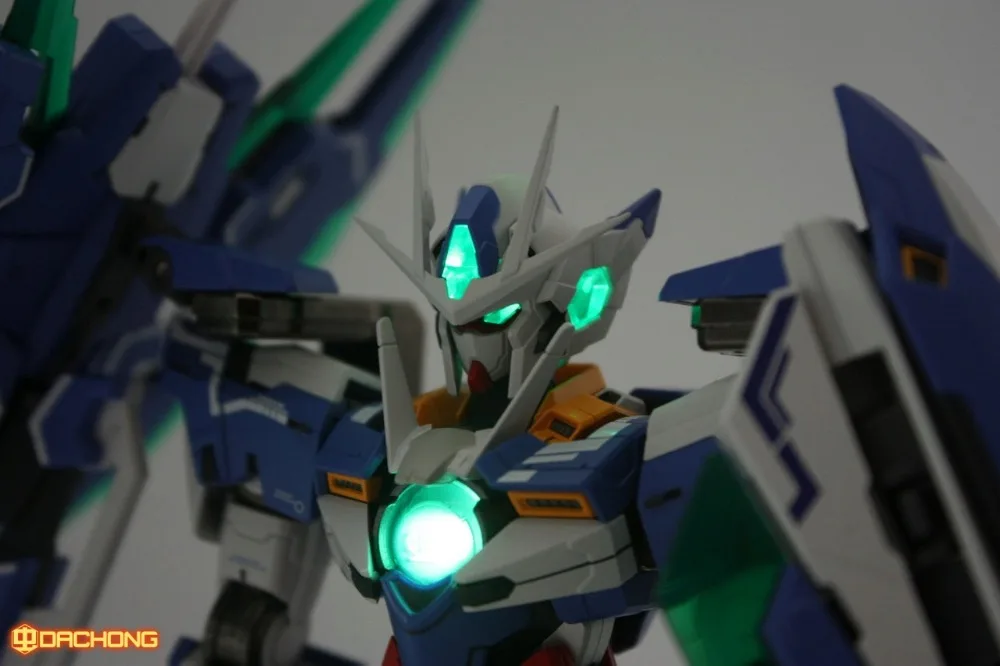 Модельные фанаты MB moshow KungFuModel WARRIORTOYS gundam OOQ Quanta высокого качества содержат светодиодная световая игрушка фигурка