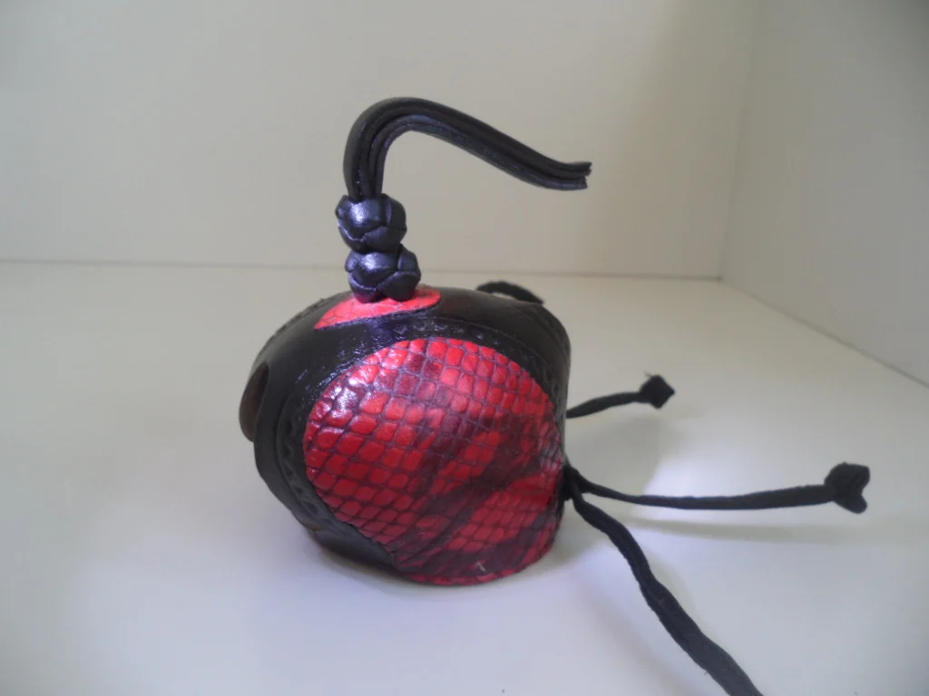 

Falconry аксессуары орел маска для глаз шапка в форме орла Сокол кожух объектива капюшон Орел, свисток головной убор натуральная кожа воловья кожа головной убор