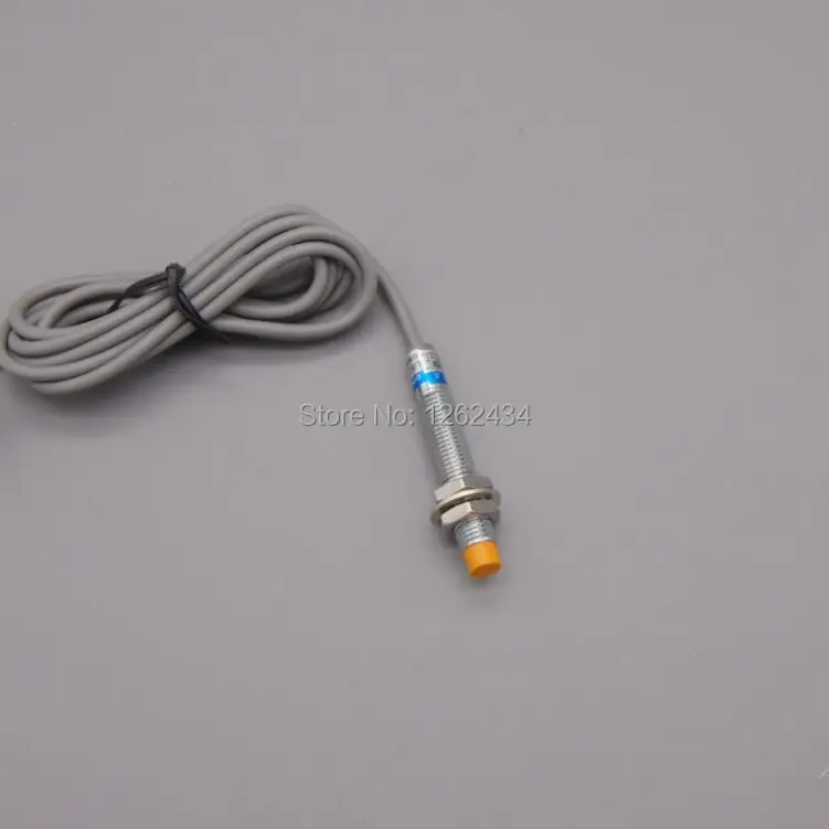 

LJ8A3-2-Z/BY PNP three wire DC proximity switch normally open