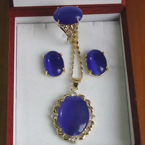 Женский ювелирный комплект из колье серёг и кольца с натуральным опалом |