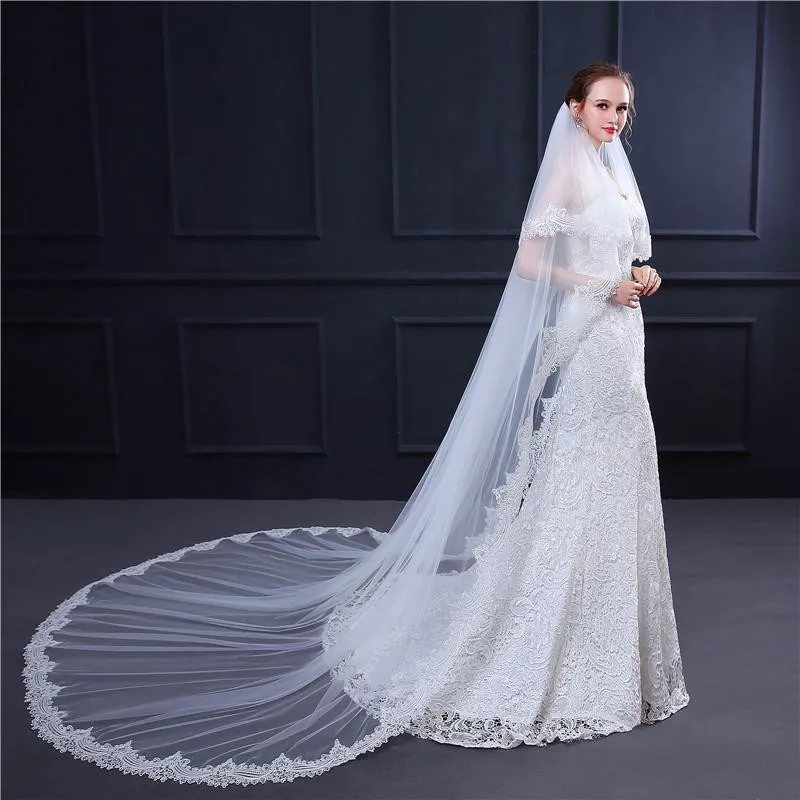 

New Two Layers Bridal Veils Long Cathedrals Ivory Lace Edge Women Wedding Vail Veils With Comb Lange Sluier 3 meter White Ivory