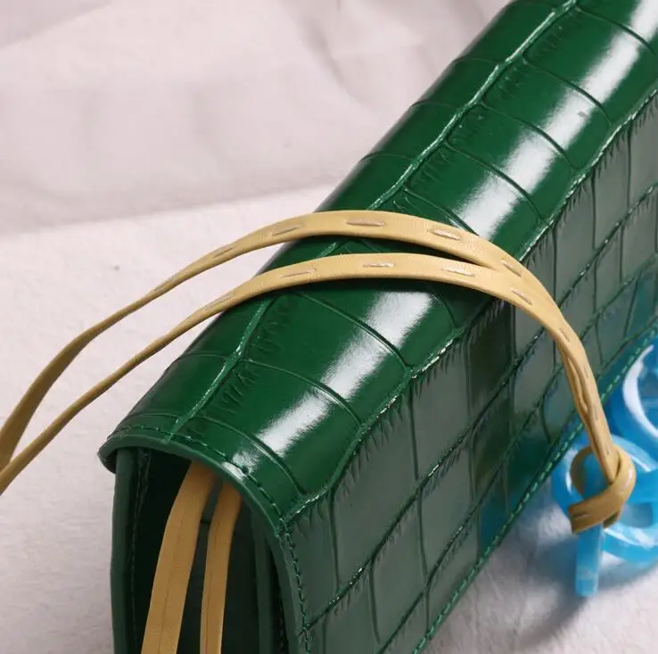 Женская сумка-мессенджер из натуральной кожи маленькая сумка на плечо с