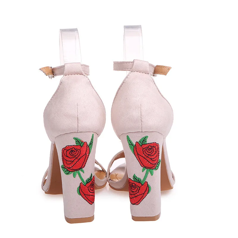 Новинка Женские сандалии с вышивкой на высоком каблуке Женская обувь открытым