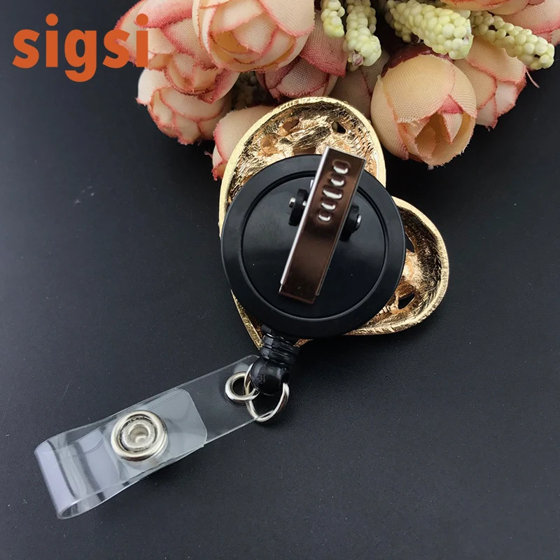 Розовая брошь в форме сердца булавка для медсестры выдвижной держатель