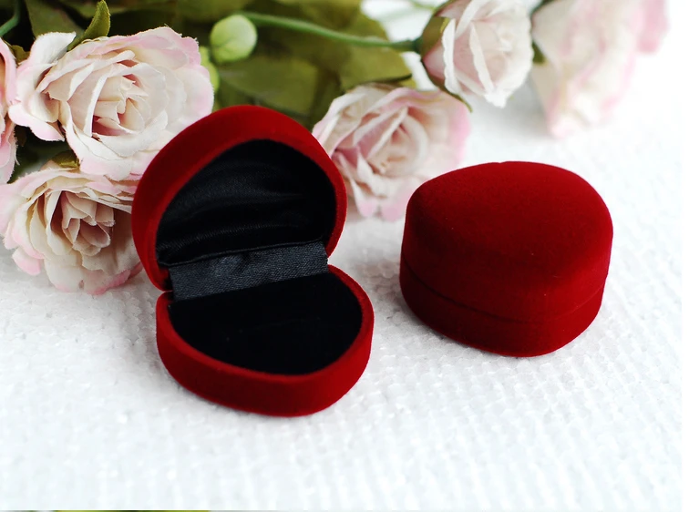 

48pcs/lot Romantic Wedding Ring Box,Dark Red Velvet Heart Shape Ring Box Jewelry Packaging Display Ring & Gift Box Free Shipping