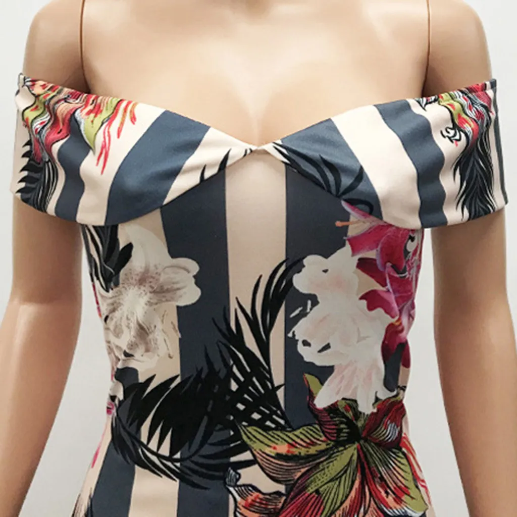 Повседневное летнее платье с открытыми плечами облегающее Цветочное миди