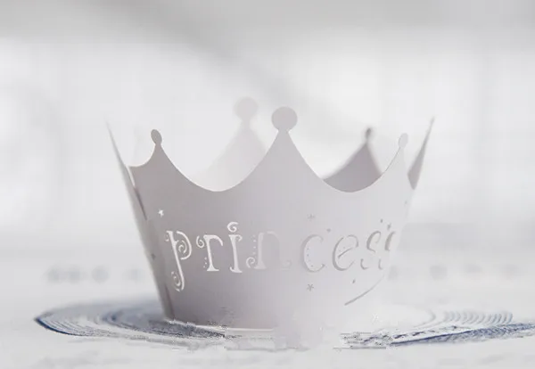 

Free shipping white lace princess wrappers, cupcake holders decoration, child shower birthday party favors