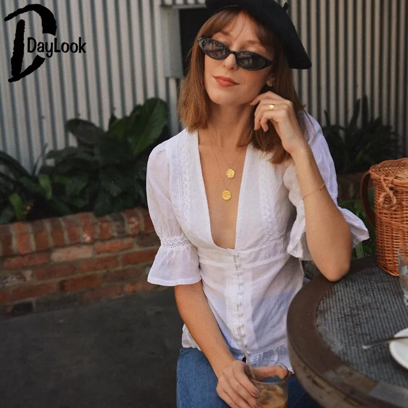 Daylook Elegant ruffles button white blouse cotton Vintage short sleeve lace tops 2018 summer femme blusas shirts tube top |