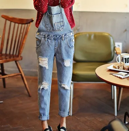 Женский джинсовый комбинезон без рукавов винтажный с карманами и дырками в стиле
