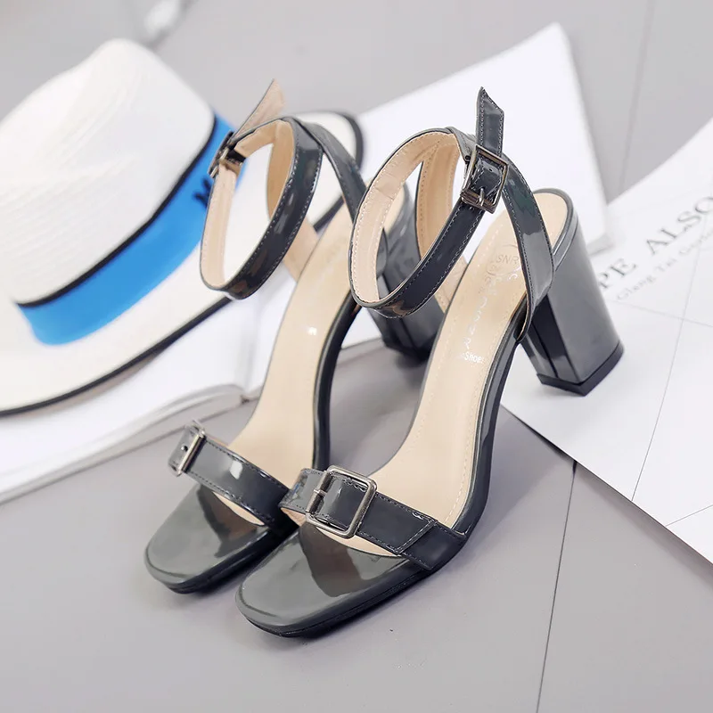 2018 летние Новая коллекция Лакированная кожа элегантные женские Босоножки с