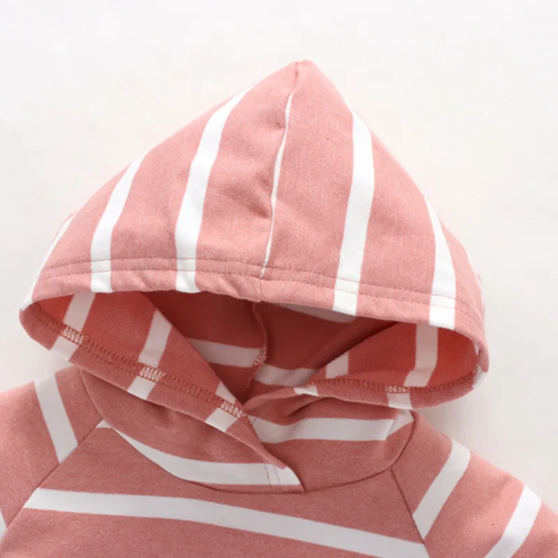 Комплект одежды для новорожденных кофта с капюшоном и штаны |