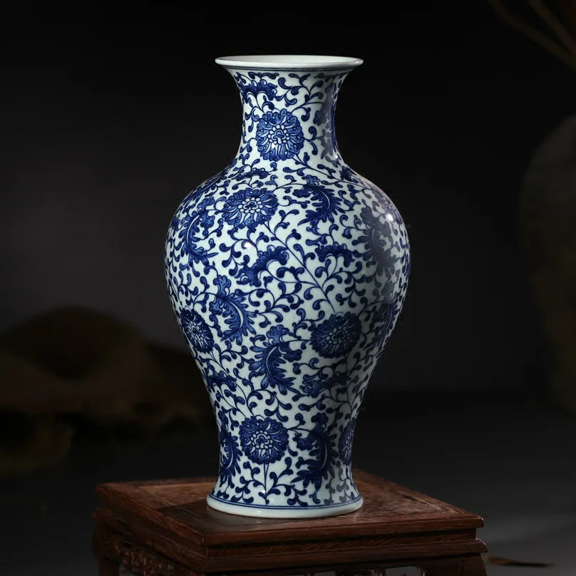 Цзиндэчжэнь синий и белый керамическая ваза украшения ручная роспись перо узор
