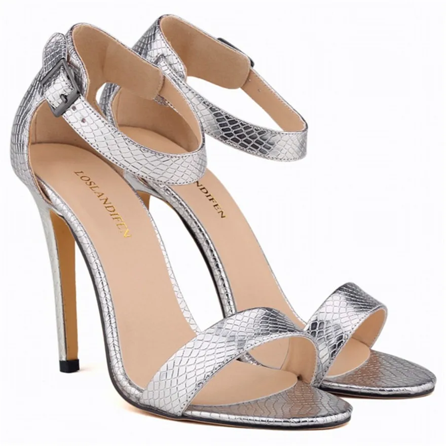 Пикантные с тиснением под крокодиловую кожу на тонком каблуке вечерние сандалии