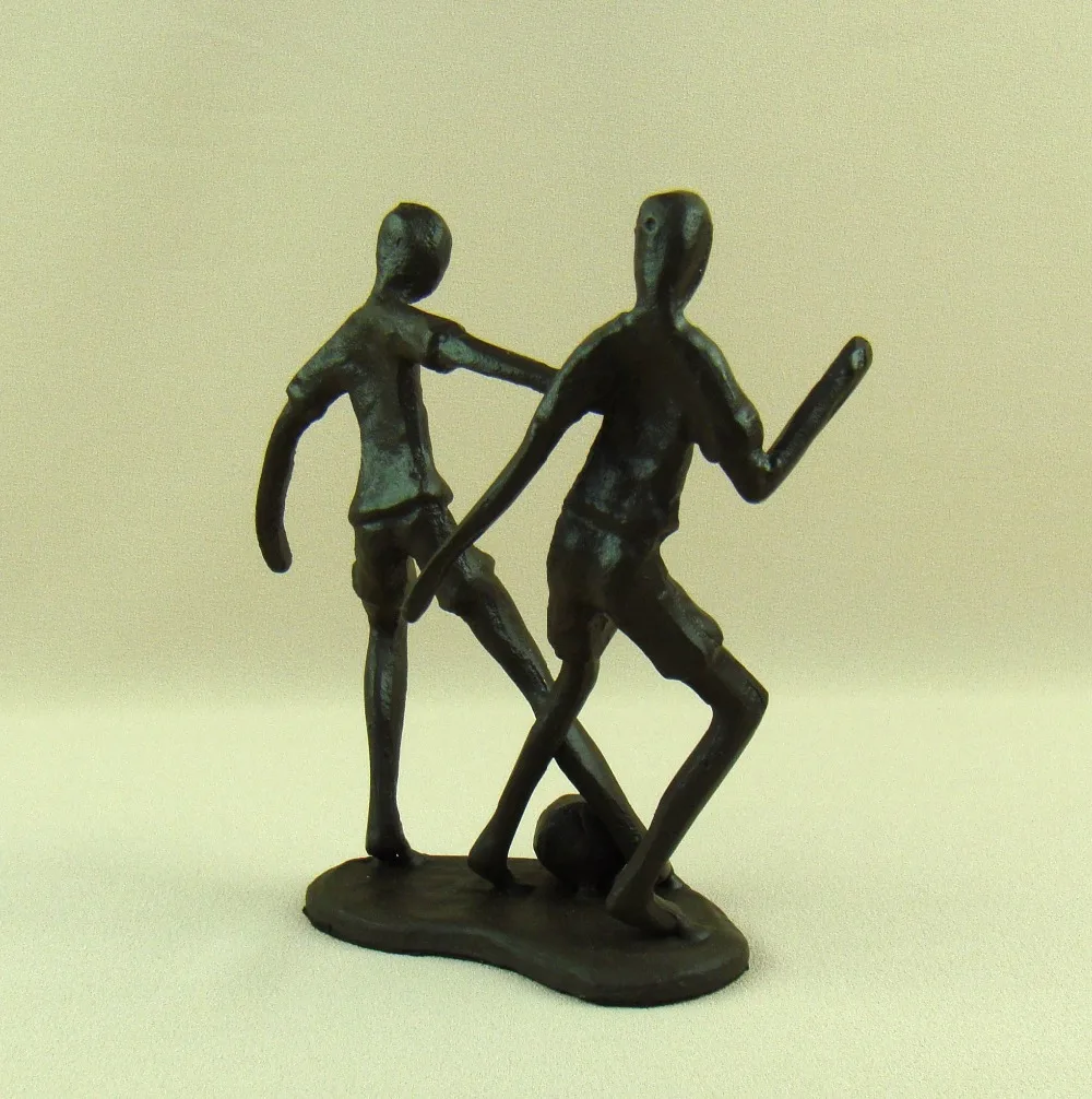 Абстрактный чугунный футбольный плеер миниатюрная модель ручной работы