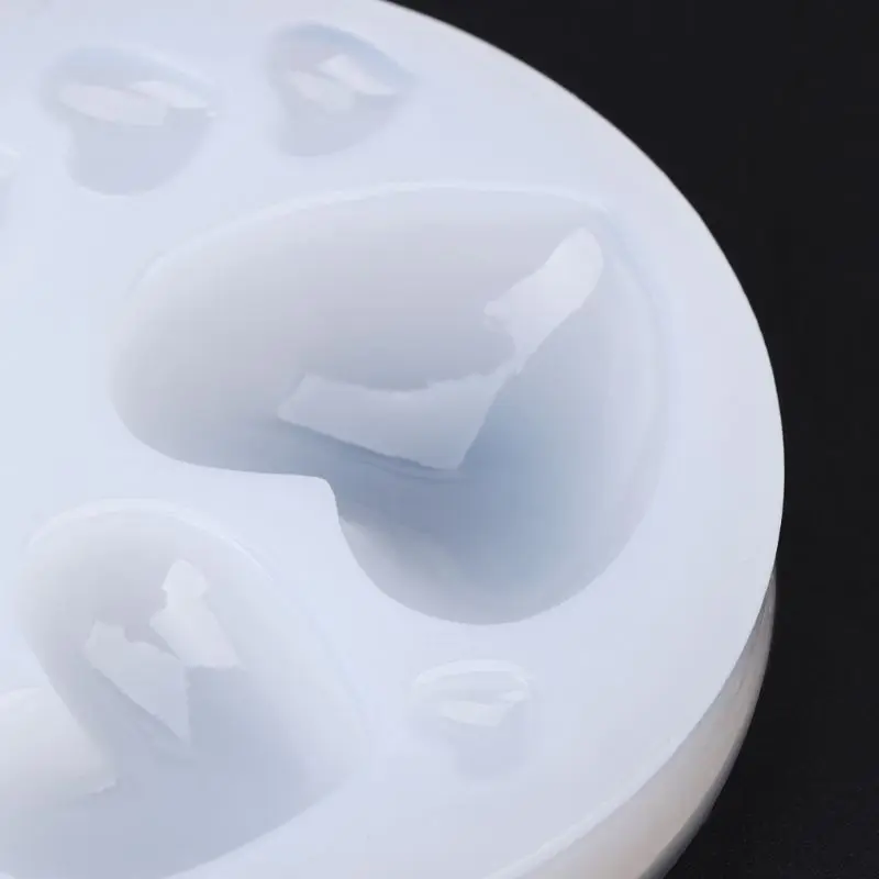 

Silicone Mold 8pcs Heart Shaped Molds DIY Jewelry Making Tools Mirror Pendant Necklace Charms Handmade Crafts UV Epoxy Resin Cak