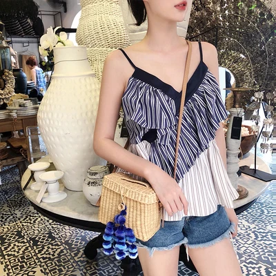 Майка женская с V образным вырезом пикантный топ ремнем на плечо оборками в