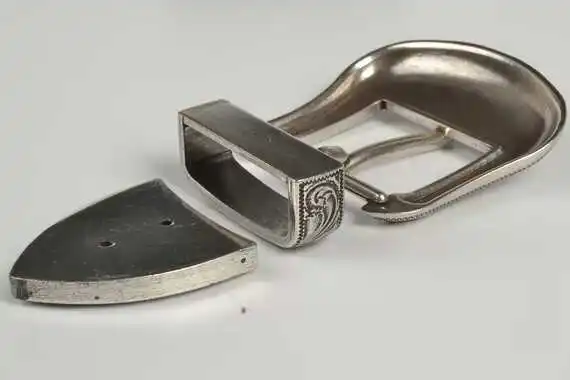 Бесплатная доставка Посеребренная металлическая Мужская Дизайнерская пряжка