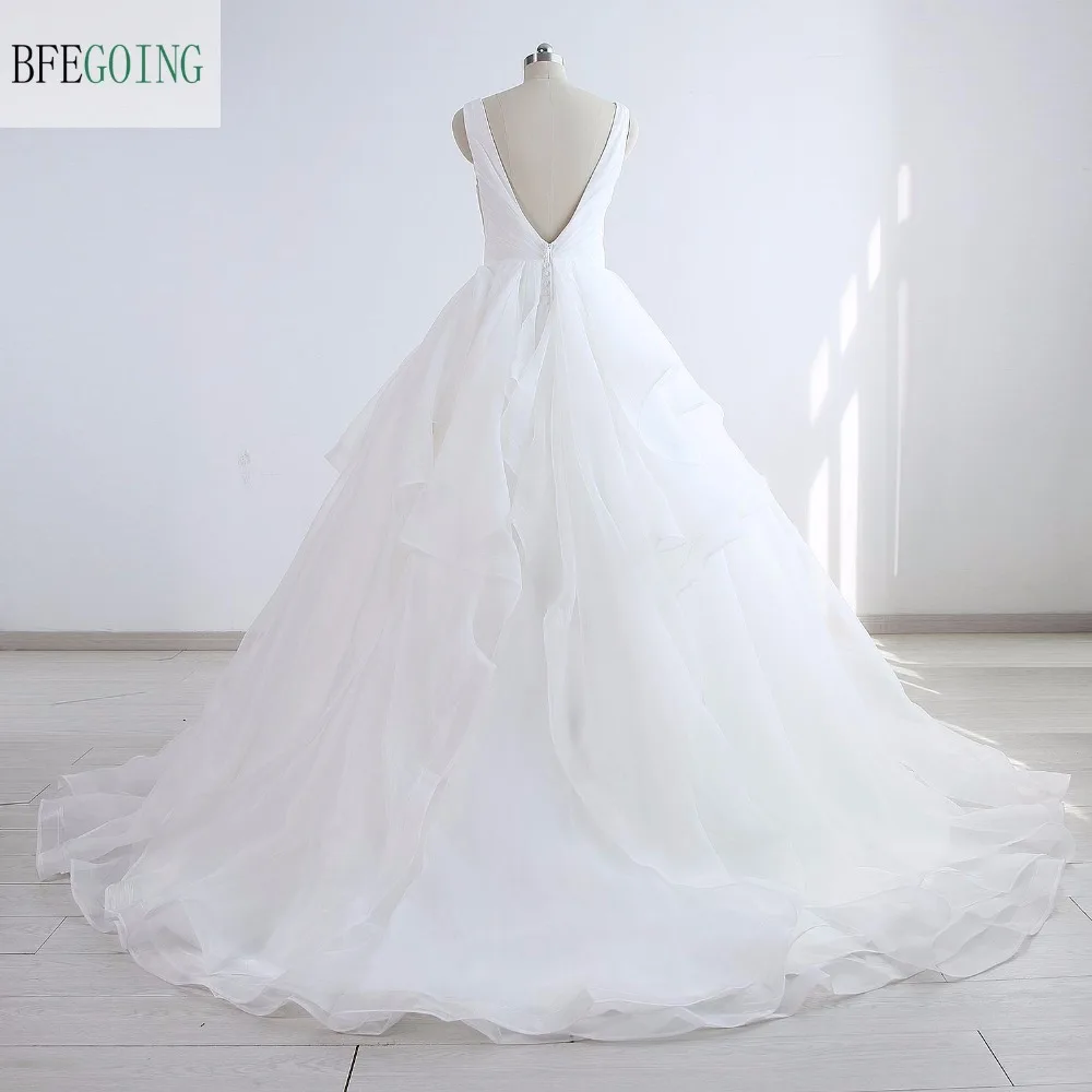 White Organza Sleeveless A-Line Wedding Dress Chapel Train V-Neck Tiered Pleat Real/Original Actual Photos Custom Made | Свадьбы и