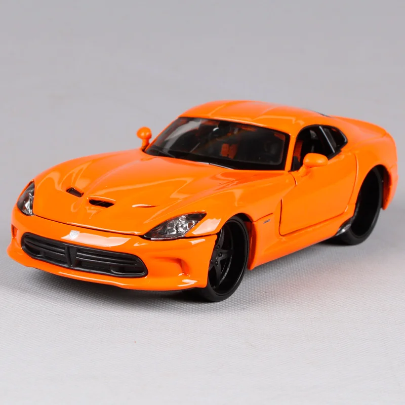 Автомобиль Maisto 1:24 2013 srt viper gts оранжевая Модель литья под давлением роскошный