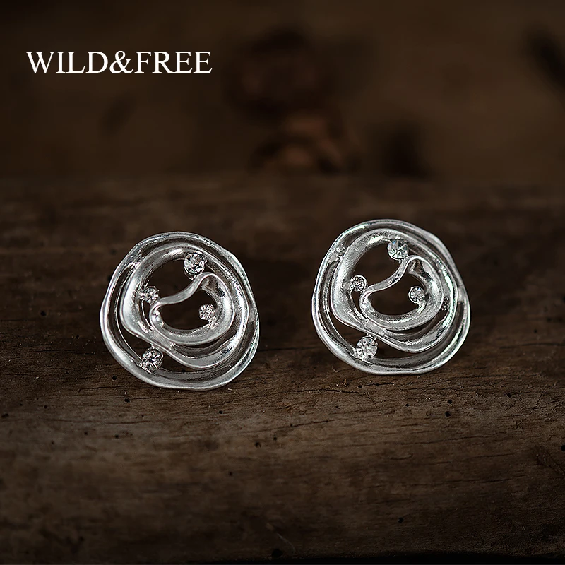Женские матовые серьги гвоздики с золотым цветком Wild & Free 2018 модные аксессуары