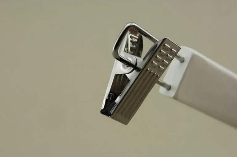 Белая деревянная вешалка для младенцев с зажимами нижней части (20 шт./лот)|hanger