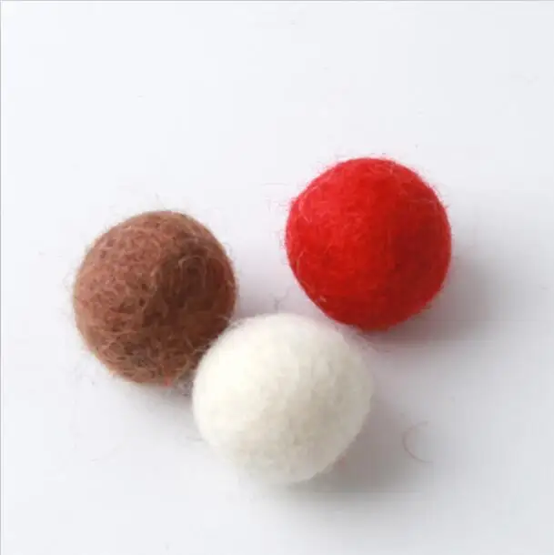 brown white red 100 шт 2 см Непальские фетровые шары из чистой шерсти, разноцветные бусины, декор для детской комнаты, подарки для детей, аксессуары для рукоделия, праздничные украшения - Цвет: brown white red