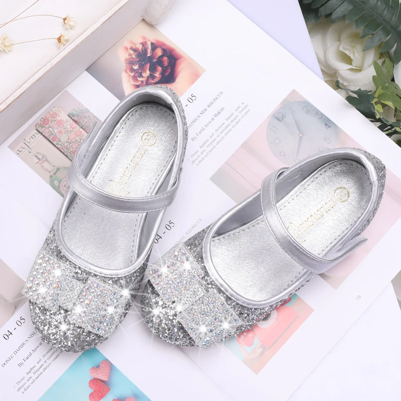 Летние новые туфли для девочек детские модные с пряжкой и стразами на высоком