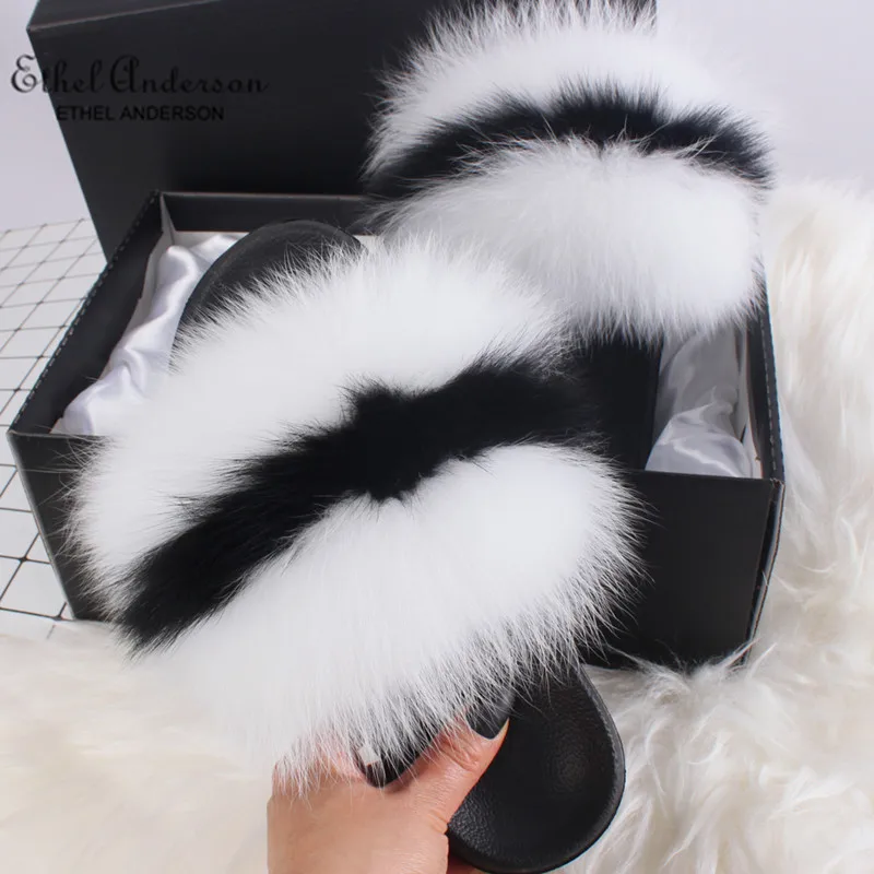 White And Black ; тапочки с натуральным лисьим мехом; женские сланцы с мехом енота; модные пушистые меховые сандалии; повседневная обувь - Цвет: White And Black