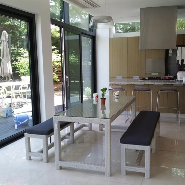 Обеденный стол из ротанга уличная мебель со стульями |