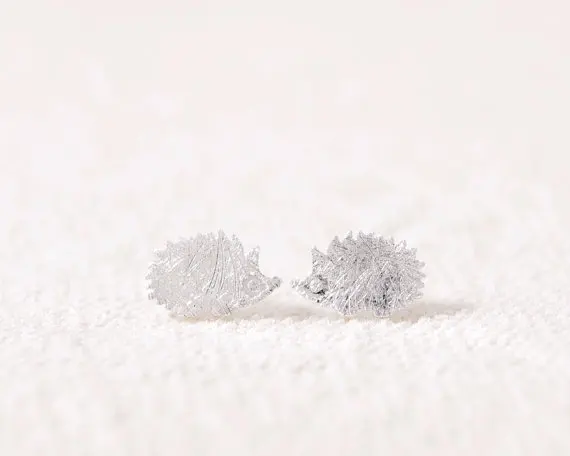 Oly2u 2017 New Fashion Tiny gold color Hedgehog Stud Earrings Animal Earring for Women Elegant Party Gifts ED012|animal earrings women|animal