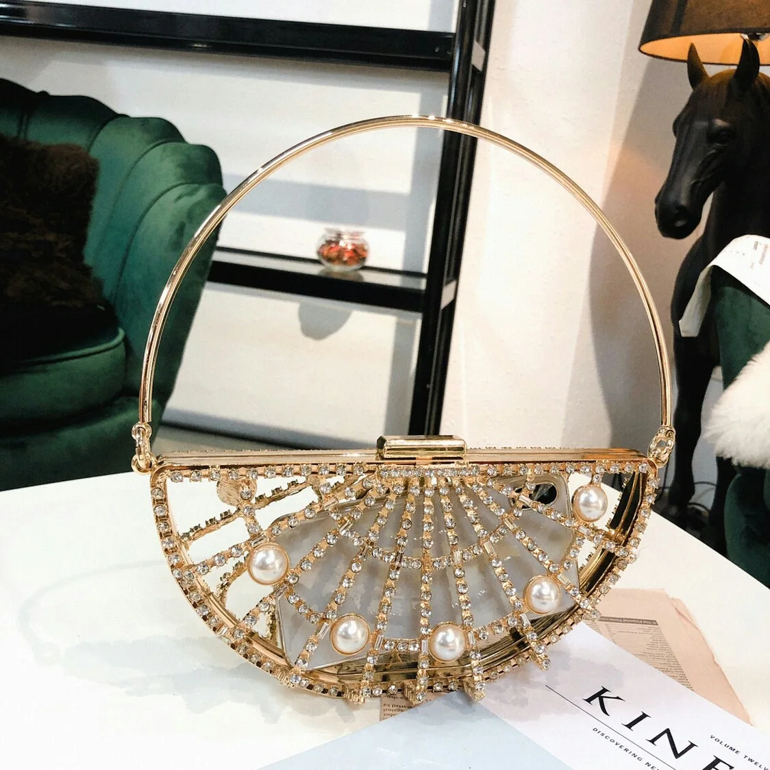 Luxury Hollow Out Pearl Handle Diamond Basket Bag Women Handbags Rhinestone Birdcage Crystal Bag Ladies Pearl Wedding Party Bags