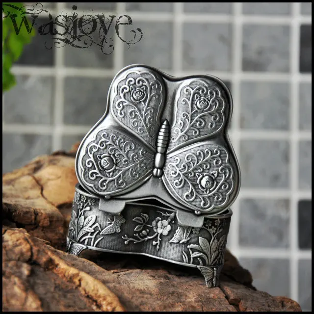 Шкатулка для украшений металлическая в форме бабочки |